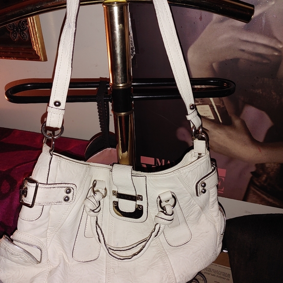 Purse - Picture 1 of 7